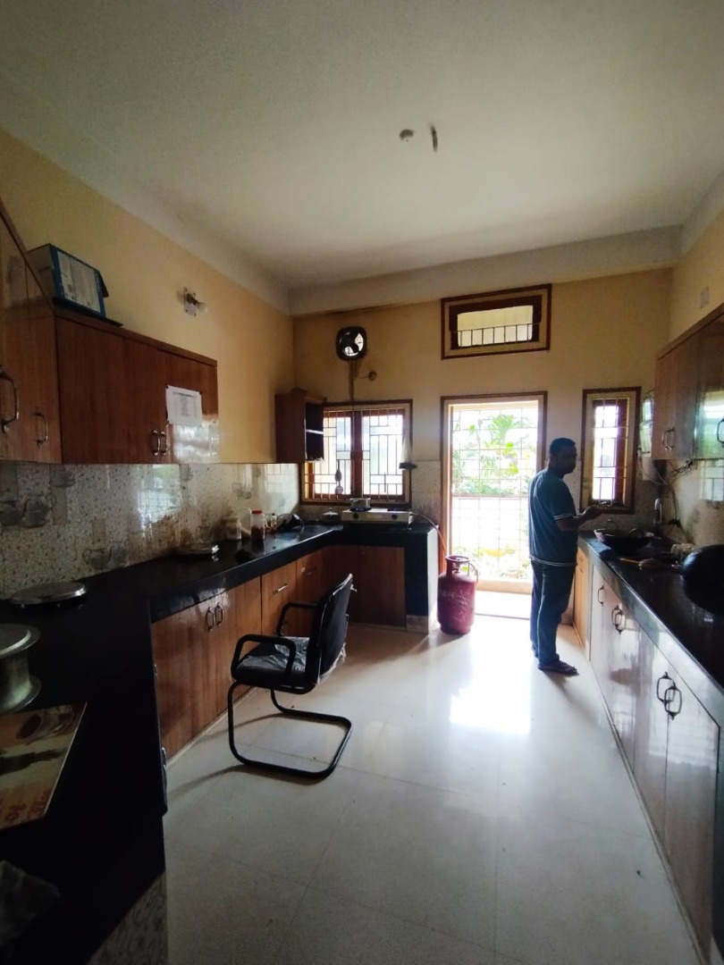 Unfurnished 4bhk in Divine Lane, Bagharbari, Guwahati, Assam, India for Rent